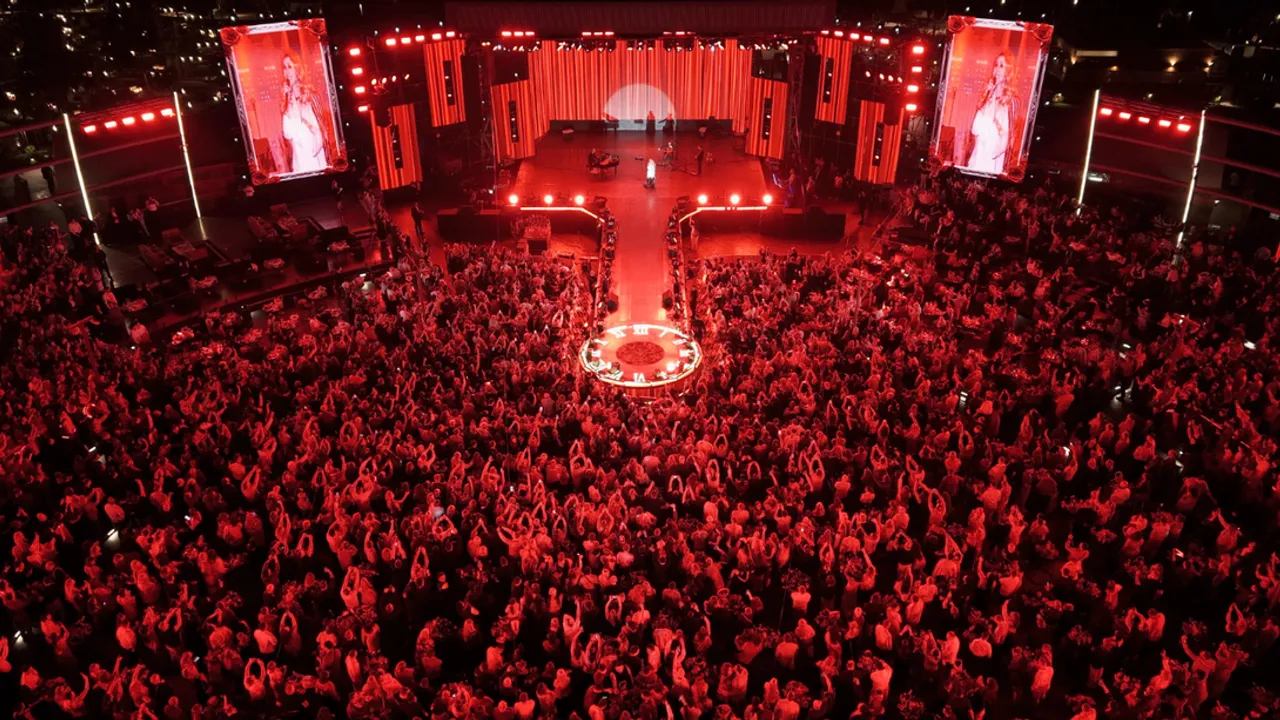 RIXOS’TA SEVGİLİLER GÜNÜ: 50 ÜLKEDEN 8 BİN MİSAFİR LARA FABIAN KONSERİNDE