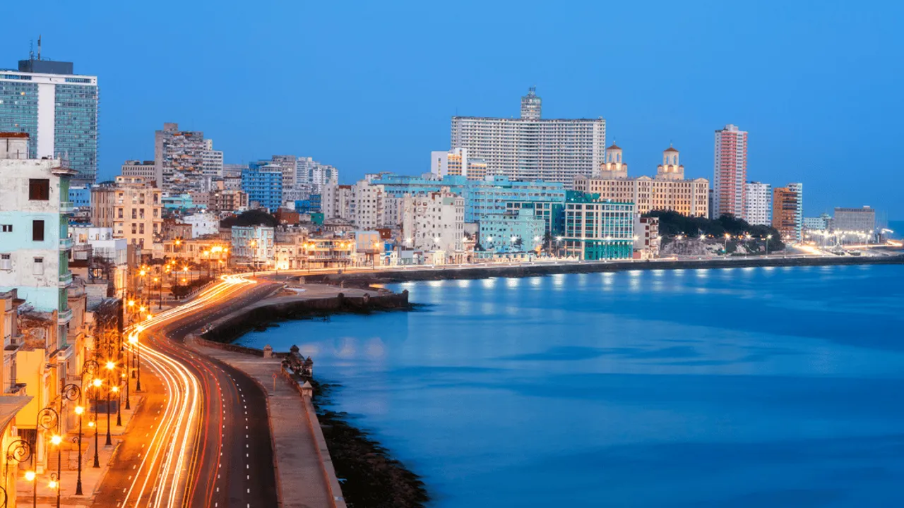 KÜBA’DA YAKIT KRİZİ TURİZMİ VURDU: BAZI OTELLER KAPATILDI