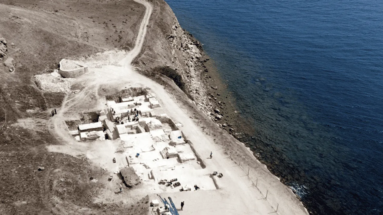 PERİNTHOS ANTİK KENTİ KAZILARINDA DENİZDE LİMAN YAPISI TESPİT EDİLDİ