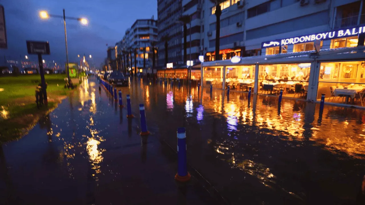 İZMİR’İN SİMGESİ KORDON NEDEN SULAR ALTINDA KALIYOR?
