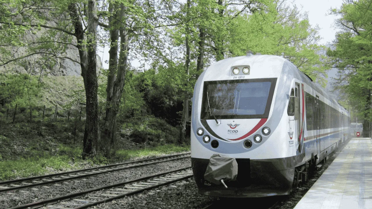 YÜKSEK HIZLI TREN BİLETLERİNE ZAM GELDİ